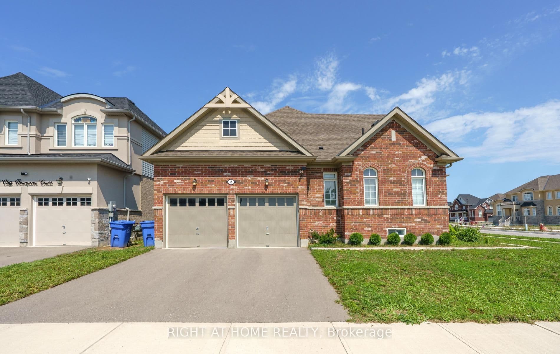 2 Cliff Thompson Court, Georgina, ON L0E 1R0