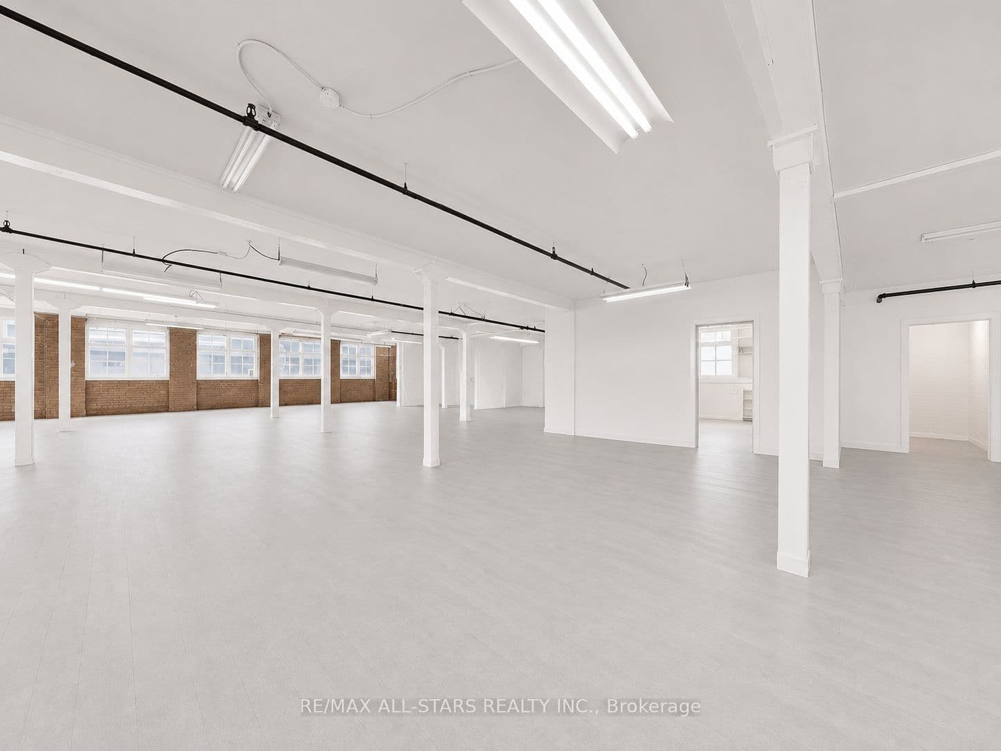 14 Mccaul Street 304, Toronto, ON M5T 1V6