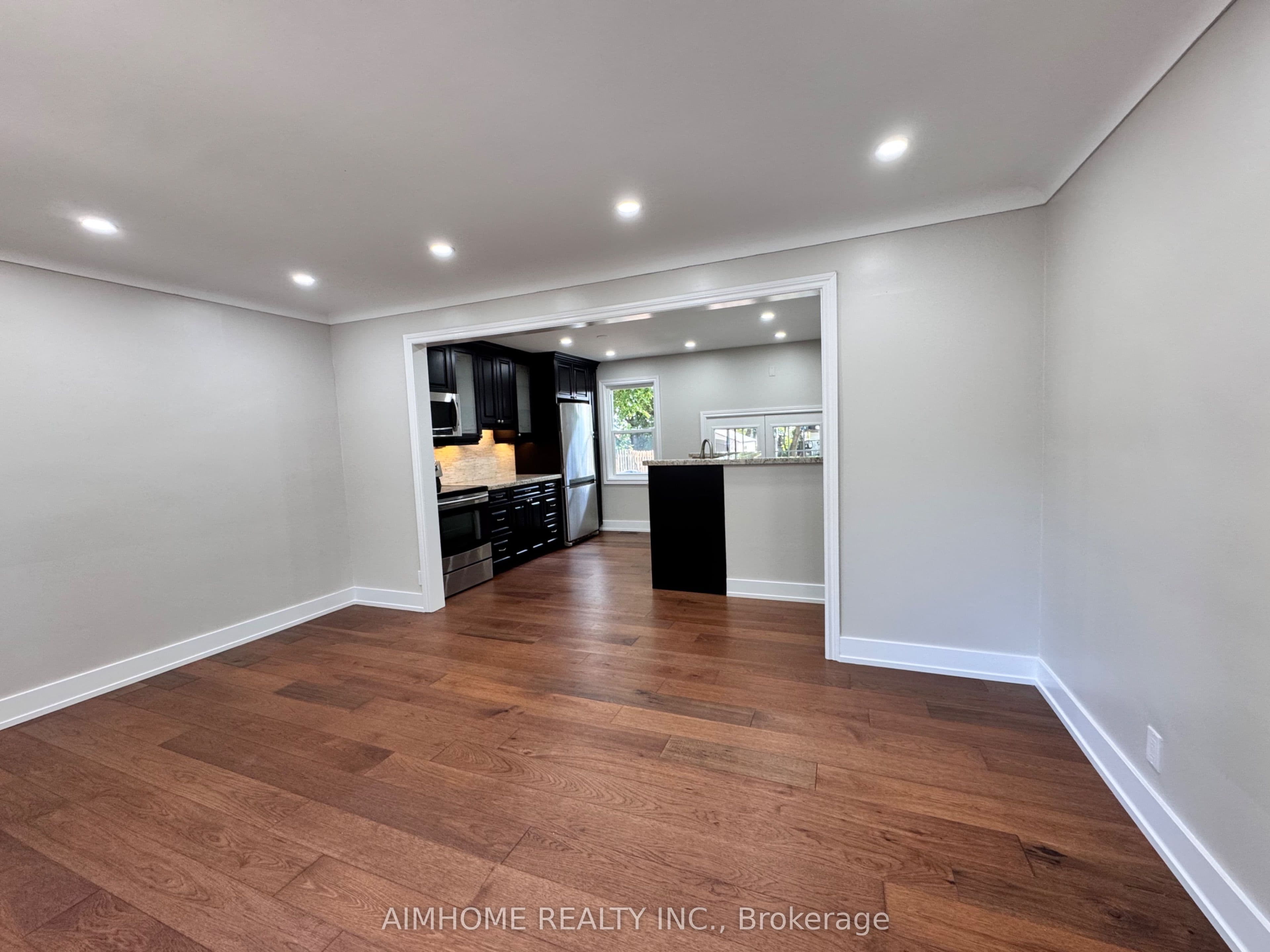 173 Melrose Street, Toronto, ON M8Y 1B6