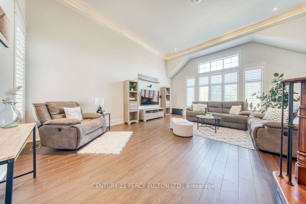 91 Galea Drive, Ajax, ON L1Z 0J8