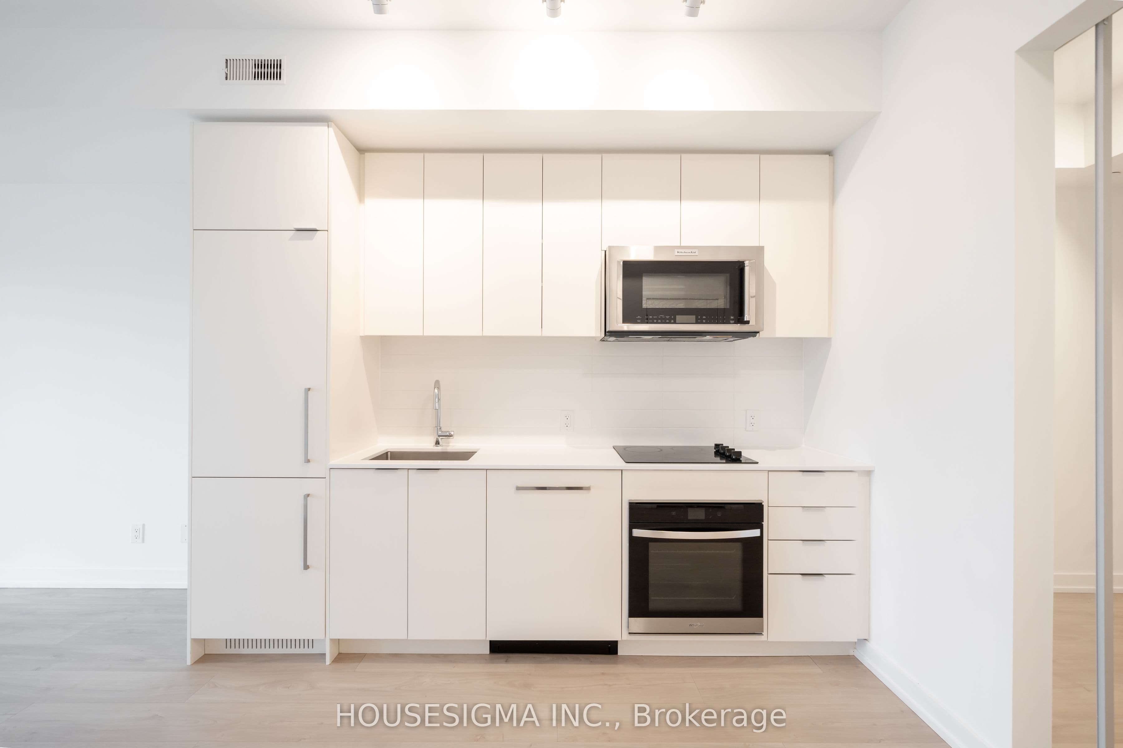 181 Sheppard Avenue E 202, Toronto, ON M2N 0L9
