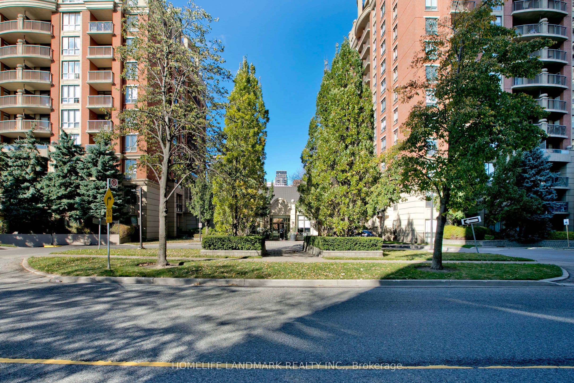 55 Harrison Garden Boulevard N 1210, Toronto, ON M2N 7G3