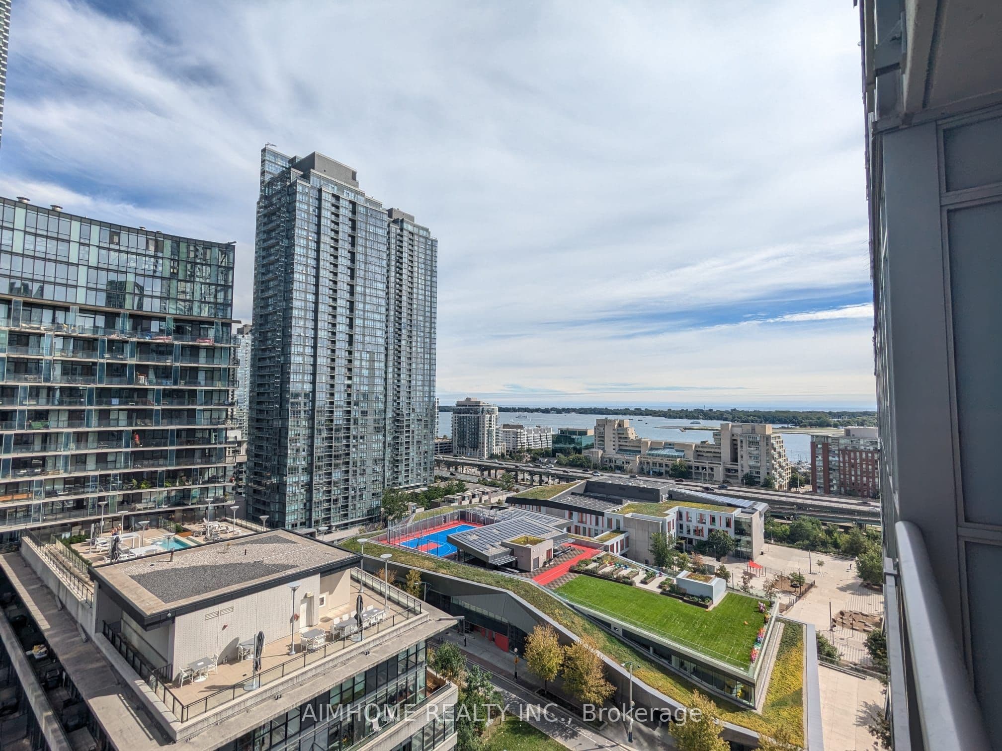 10 Capreol Court 1806, Toronto, ON M5V 4B3