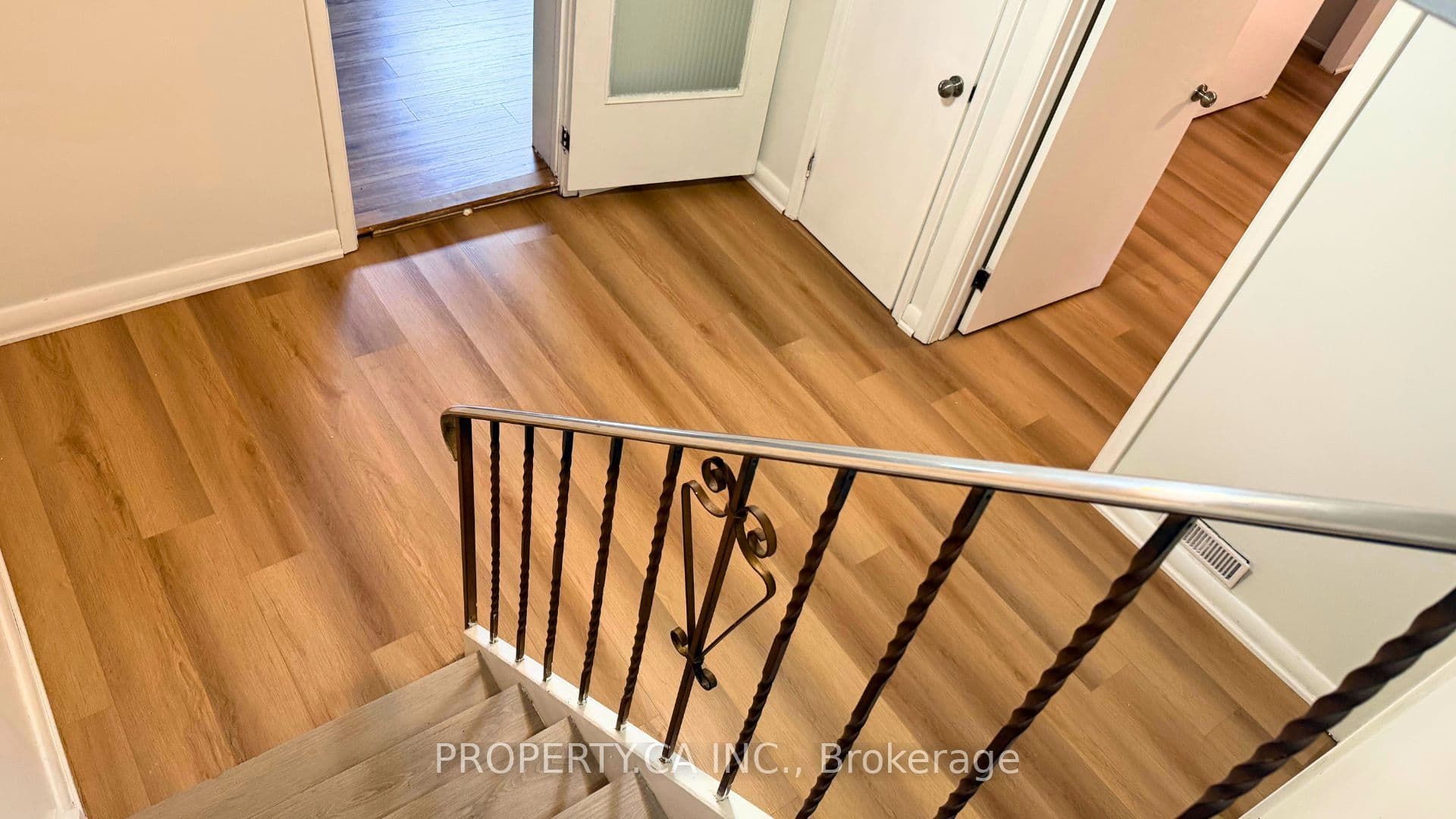 46 Hove Street Lower Level, Toronto, ON M3H 4Y9