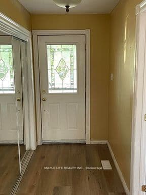 886 Srigley Street, Newmarket, ON L3Y 1X7