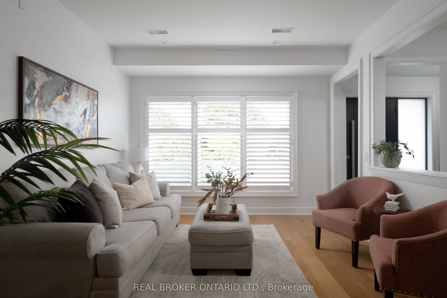 1633 Coram Crescent, Mississauga, ON L4X 1L1