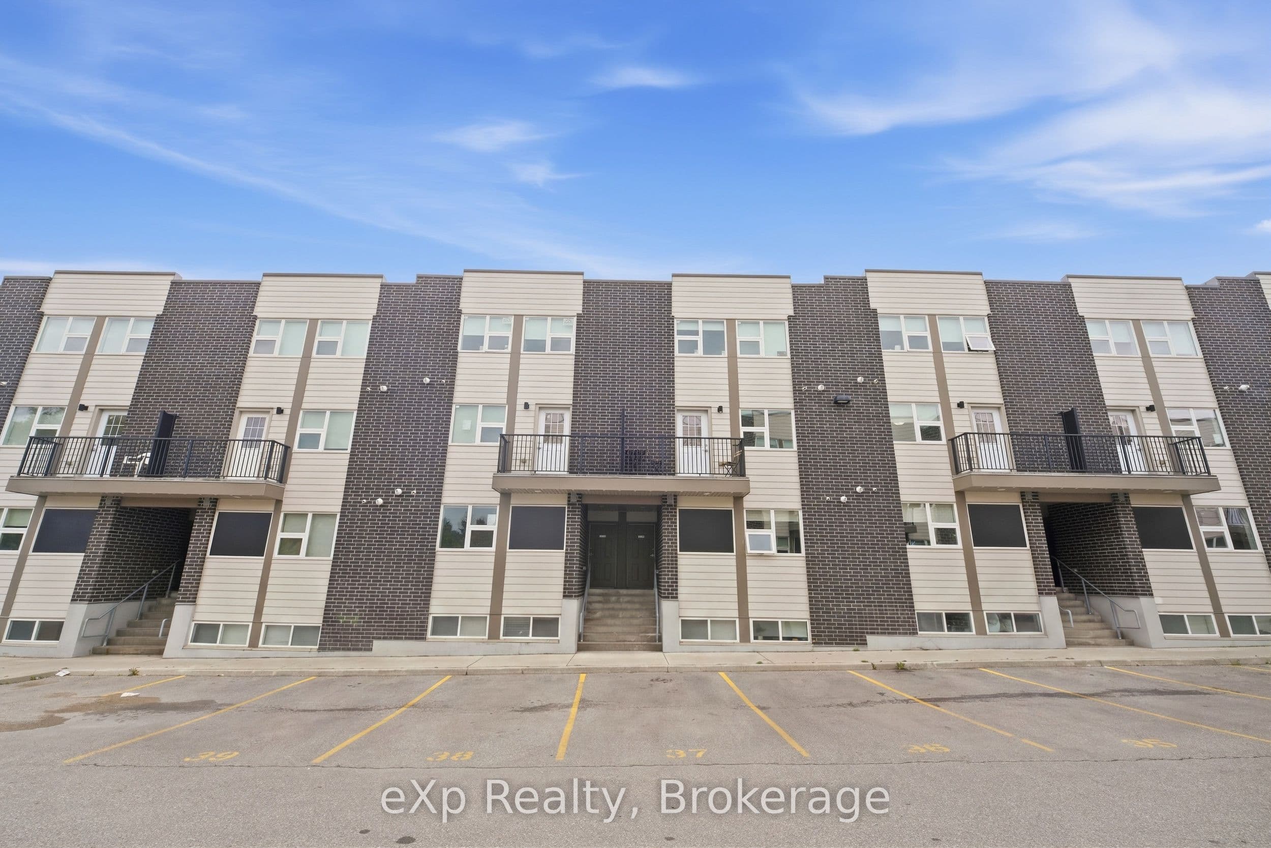 338 Albert Street 119, Waterloo, ON N2L 3T8