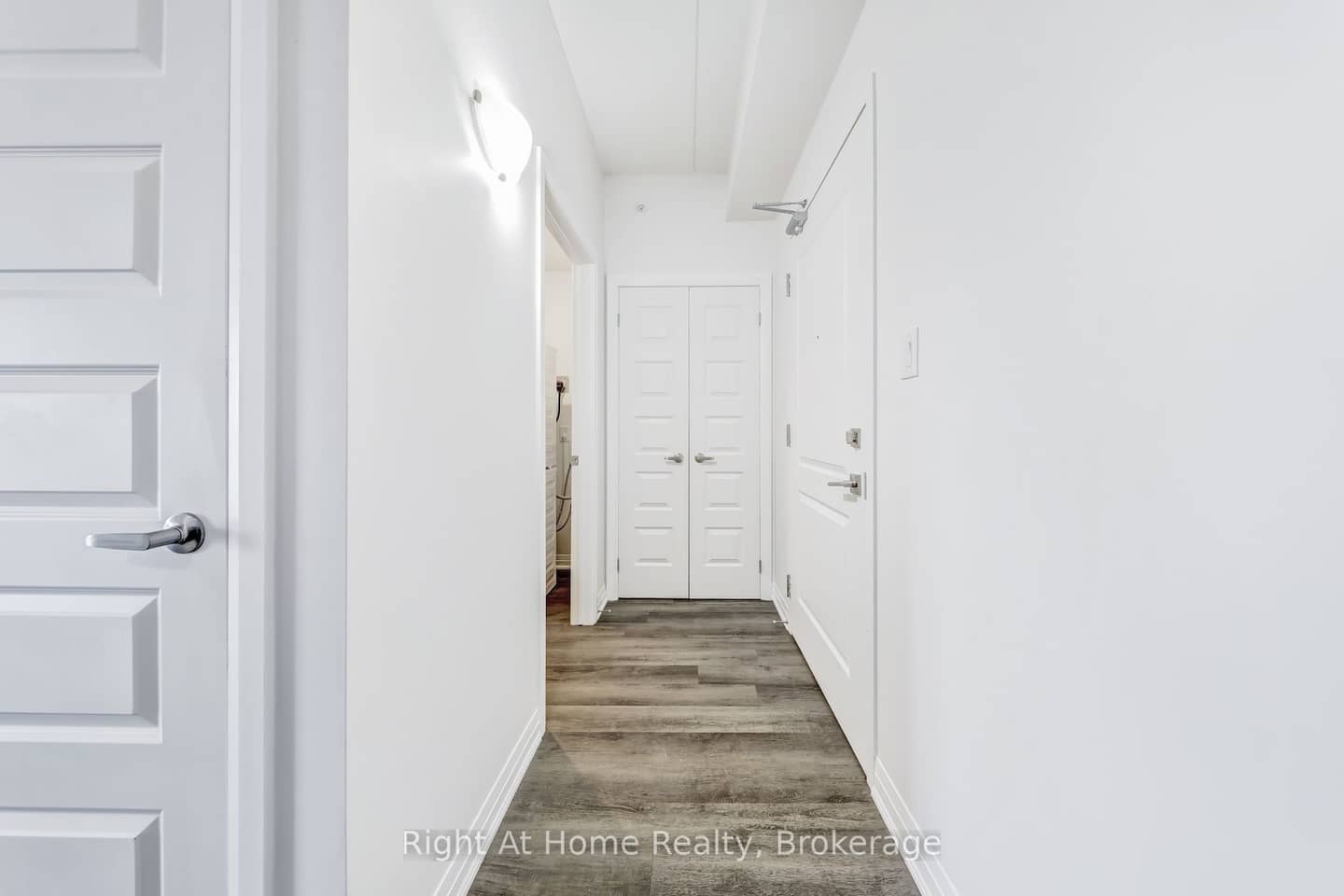 610 Farmstead Drive 307, Milton, ON L9T 8X5