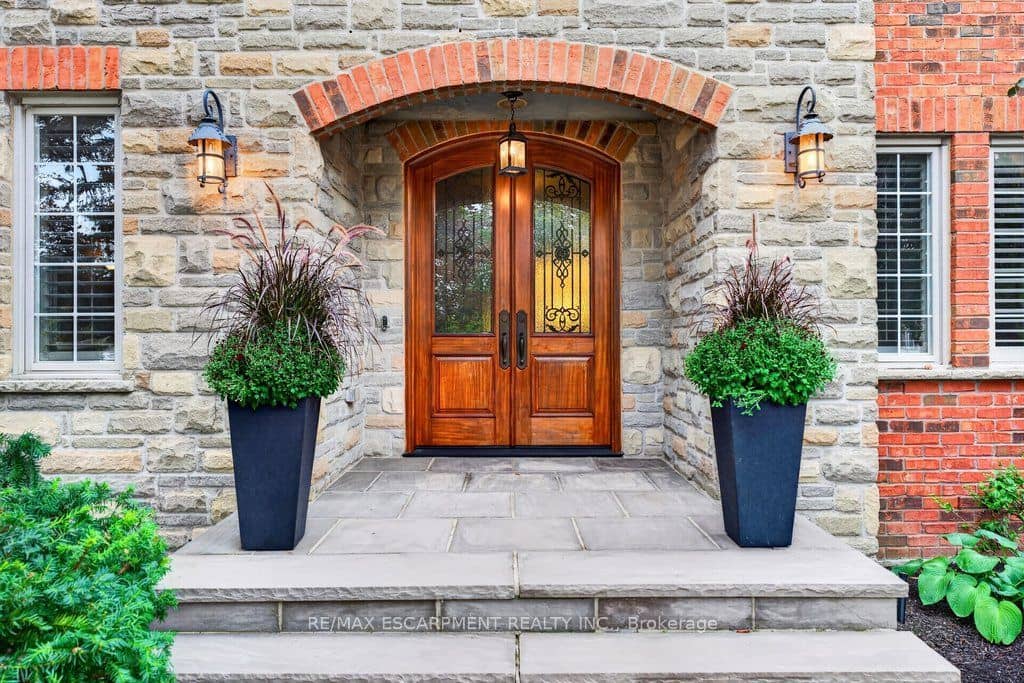 4278 Clubview Drive, Burlington, ON L7M 4X1