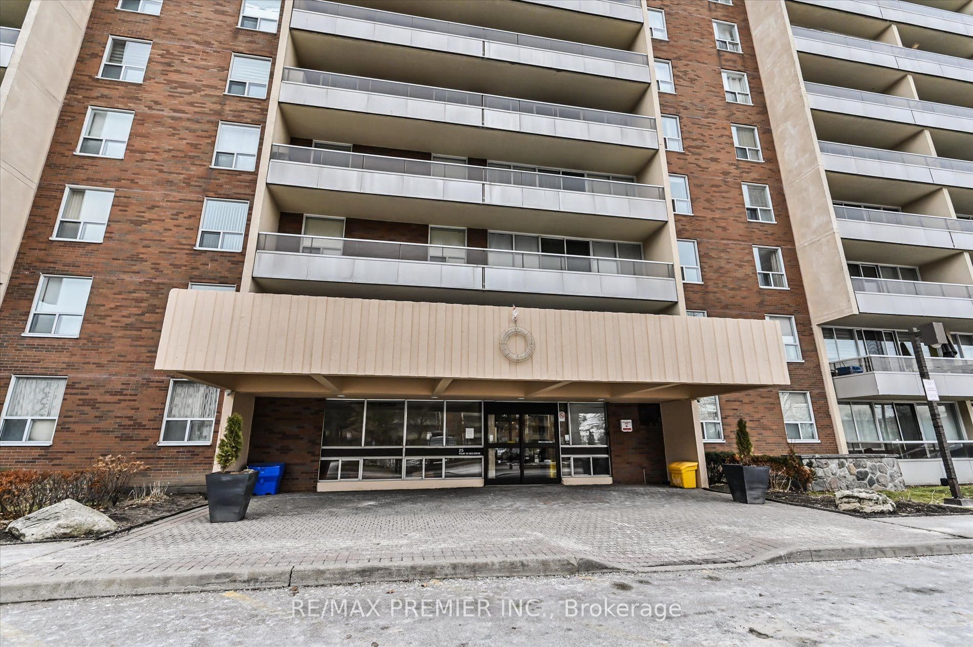 25 Four Winds Drive 604, Toronto, ON M3J 1K8