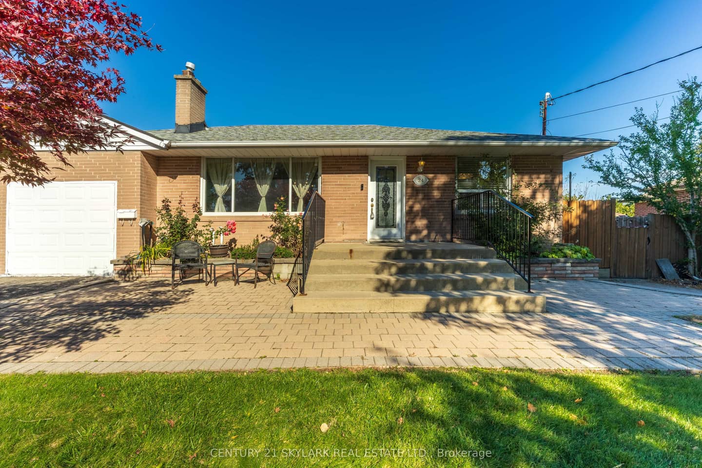 24 Aura Lea Boulevard, Toronto, ON M9M 1K3