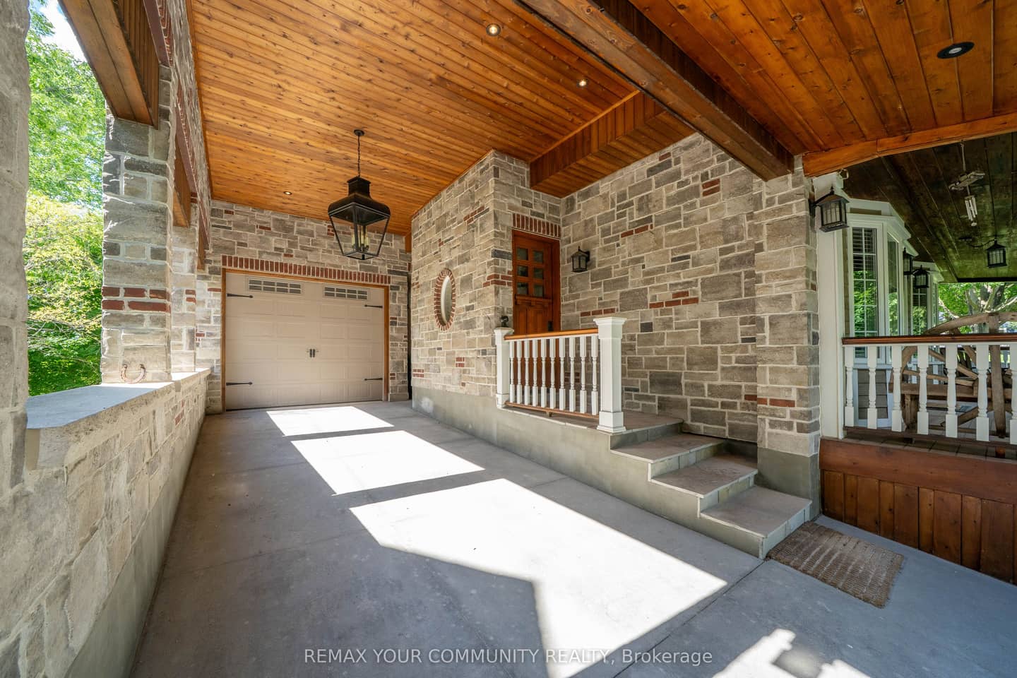 124 Elmpine Trail, King, ON L7B 1K4