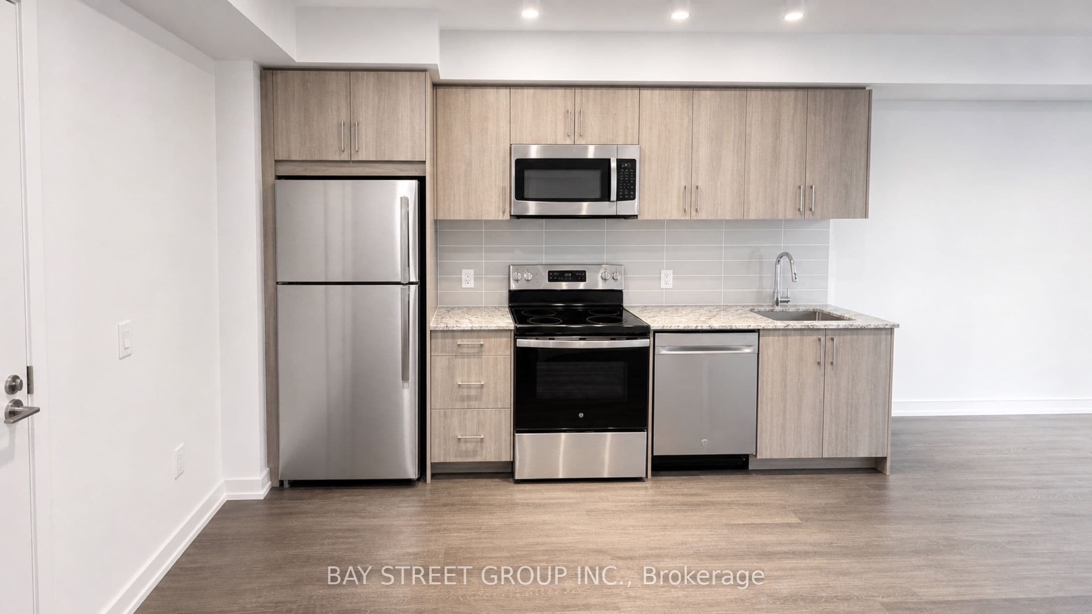 4010 Eglinton Avenue W 1016, Toronto, ON M9A 0G5