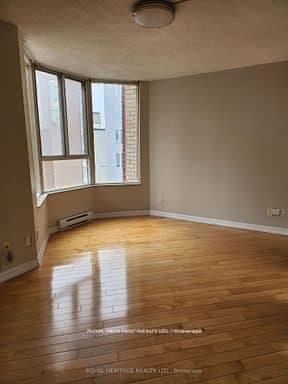 55 Centre Avenue 2307, Toronto, ON M5G 2H5