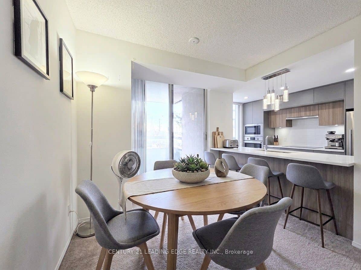 7 Bishop Avenue 314, Toronto, ON M2M 4J4