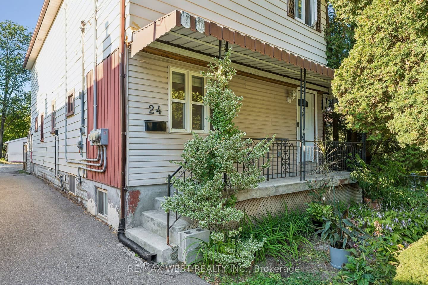 24 Victoria Street, Toronto, ON M8V 1M6