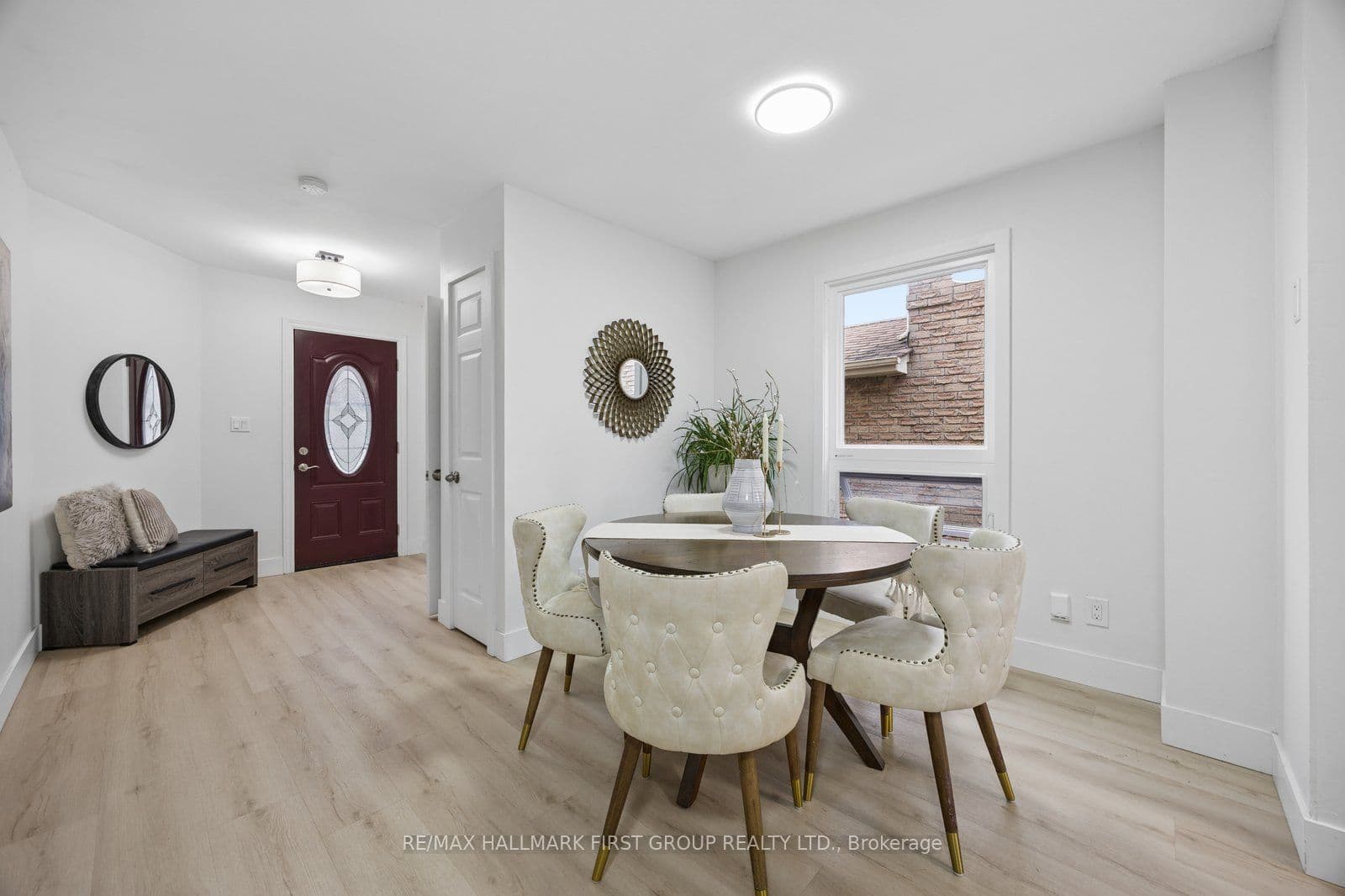 4 Lowder Place, Whitby, ON L1N 8C1
