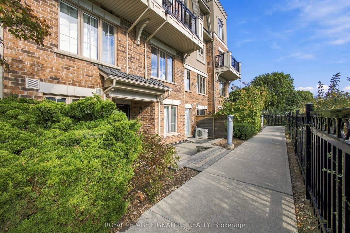 2441 Greenwich Drive 61, Oakville, ON L6M 0S3