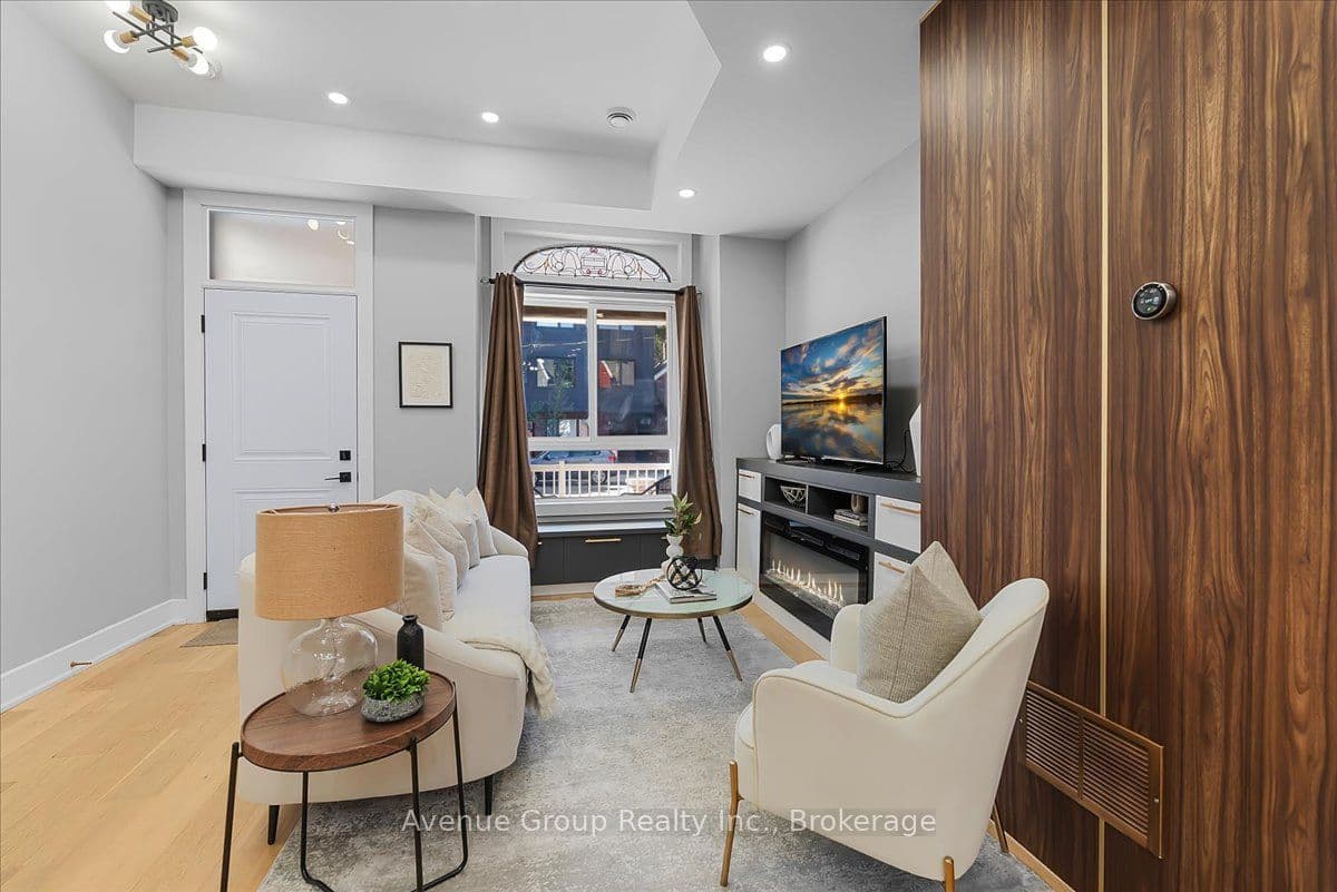 811 Dovercourt Road, Toronto, ON M6H 2X4