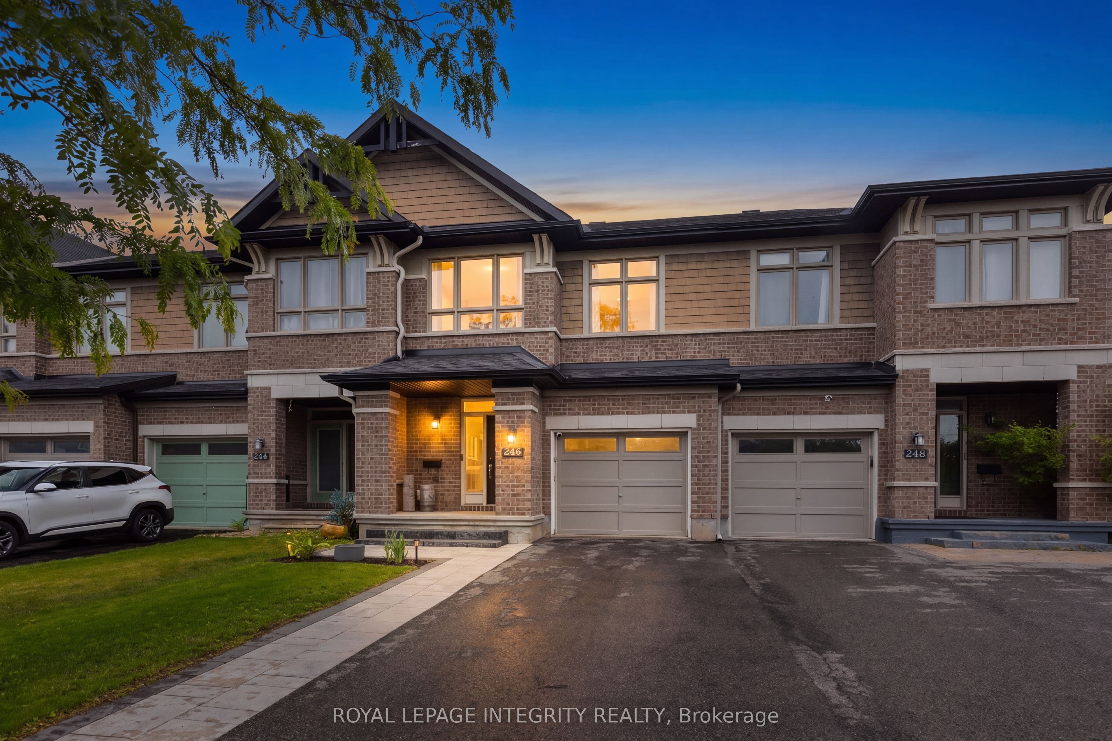 246 Cooks Mill Crescent, Blossom Park - Airport and Area, ON K1V 2N1