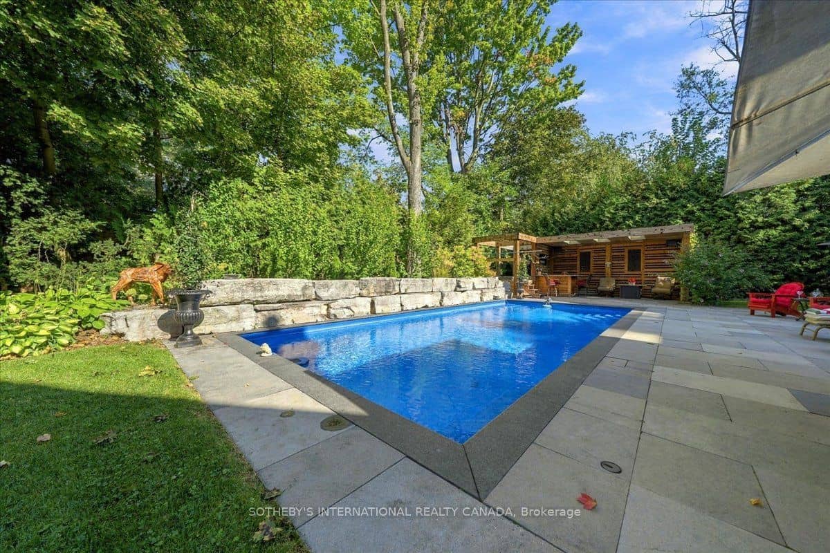 167 Pinewood Trail, Mississauga, ON L5G 2L2