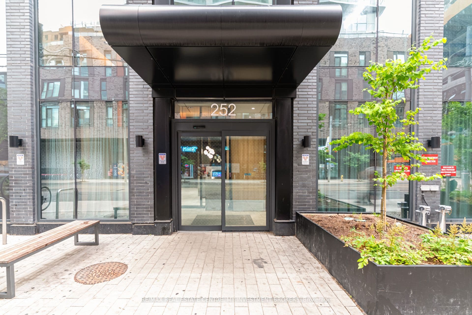 252 Church Street 4110, Toronto, ON M5B 0E6