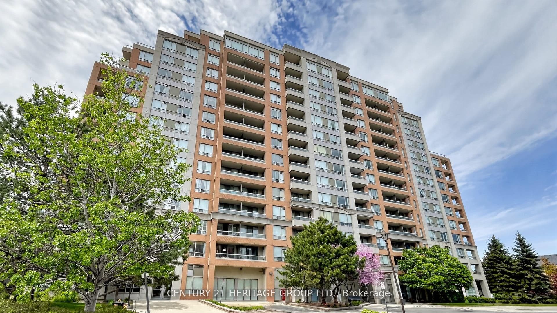 9 Northern Heights Drive 707, Richmond Hill, ON L4B 4M5