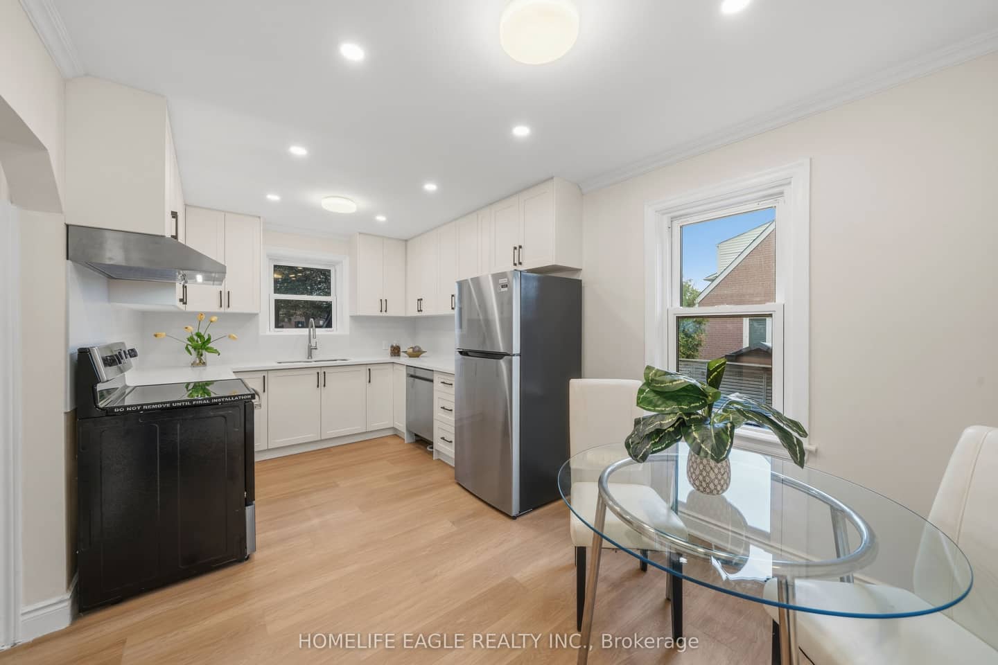 82 Scarborough Heights Boulevard, Toronto, ON M1M 2V4