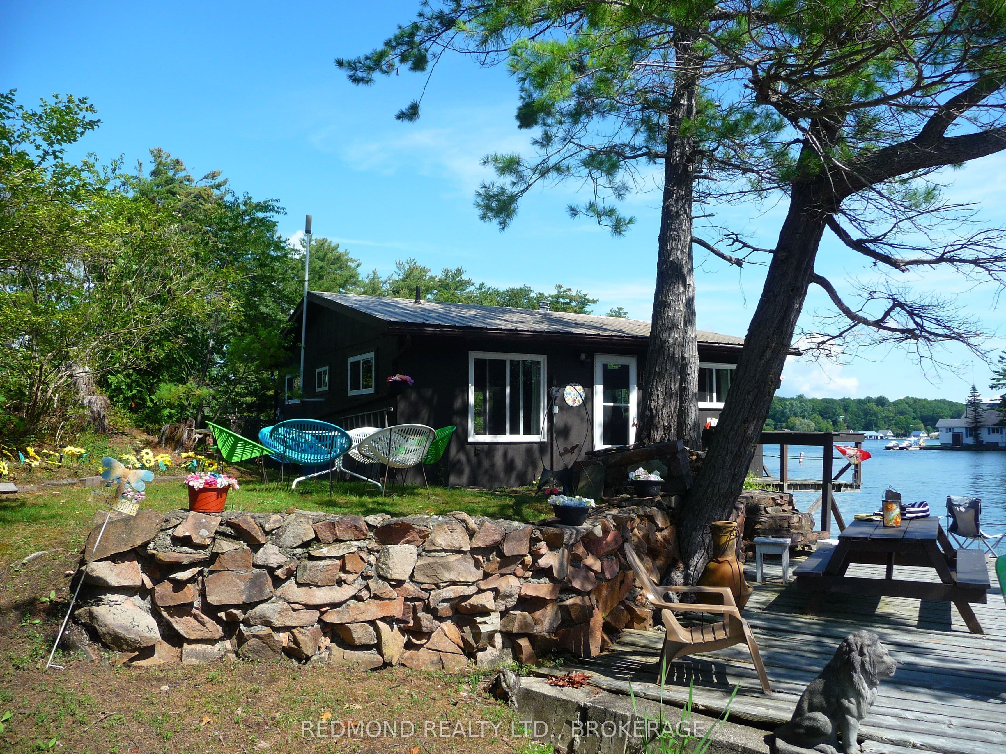 1 77D & 77E Island, Leeds and the Thousand Islands, ON K0E 1L0