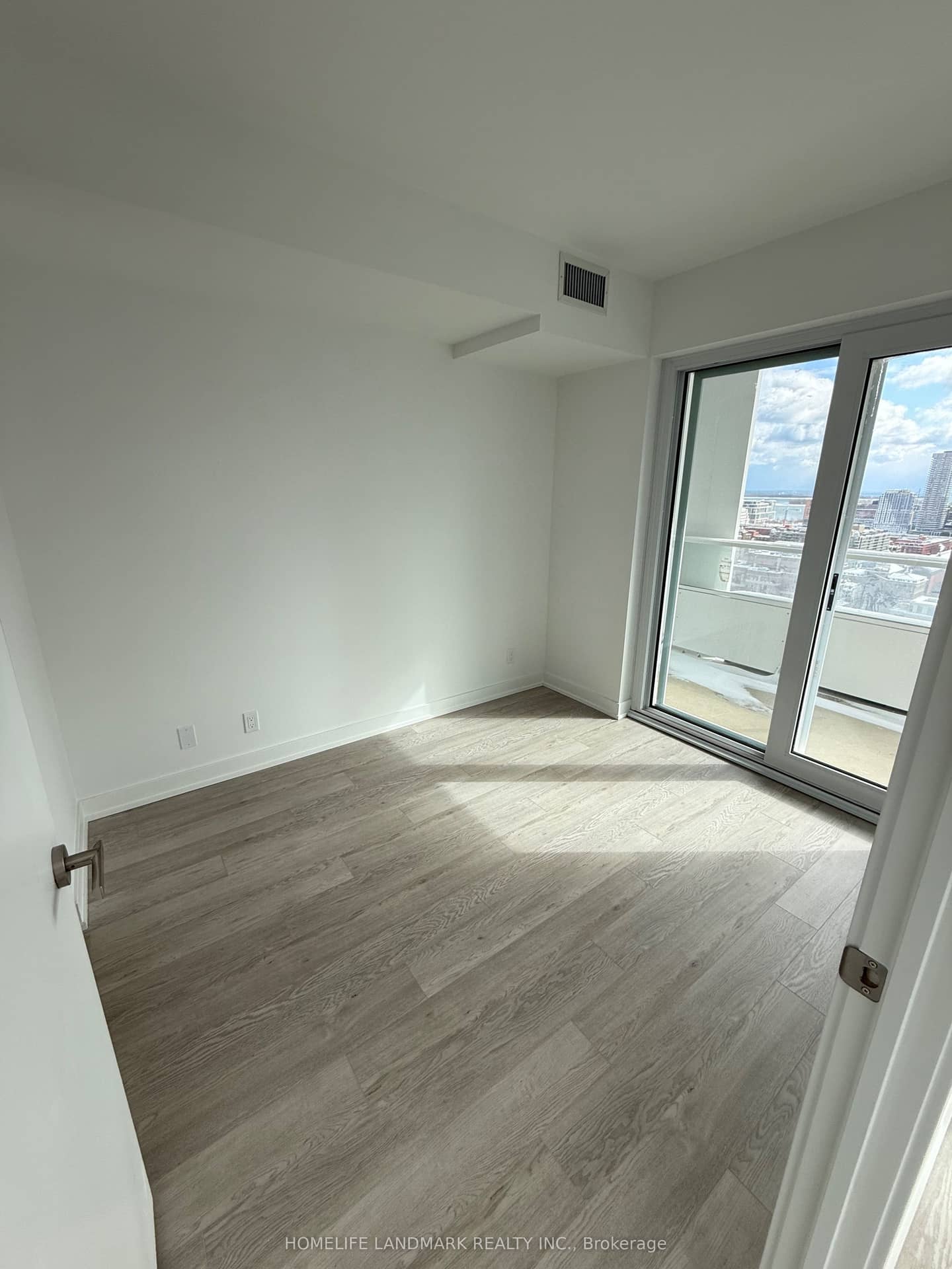 88 Queen Street E 2310, Toronto, ON M5C 0B6