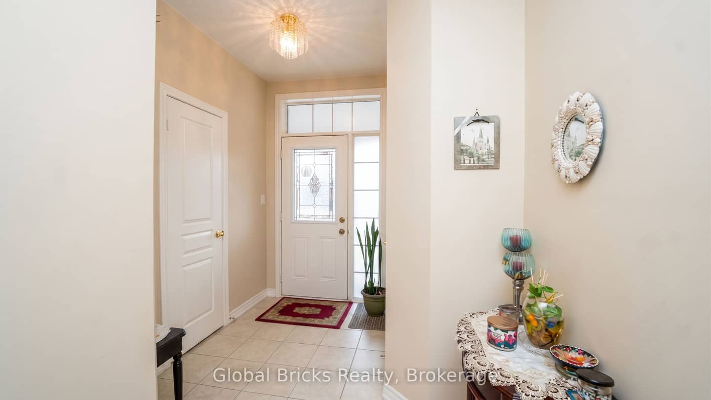 3428 Stoney Crescent, Mississauga, ON L5M 0N7