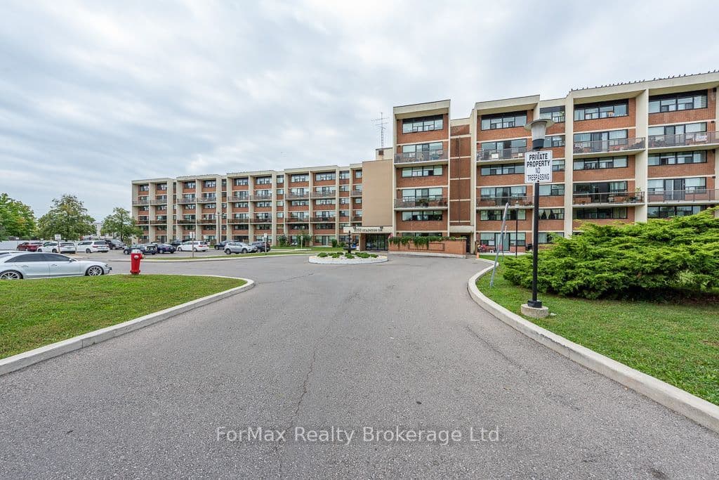 1050 Stainton Drive 124, Mississauga, ON L5C 2T7