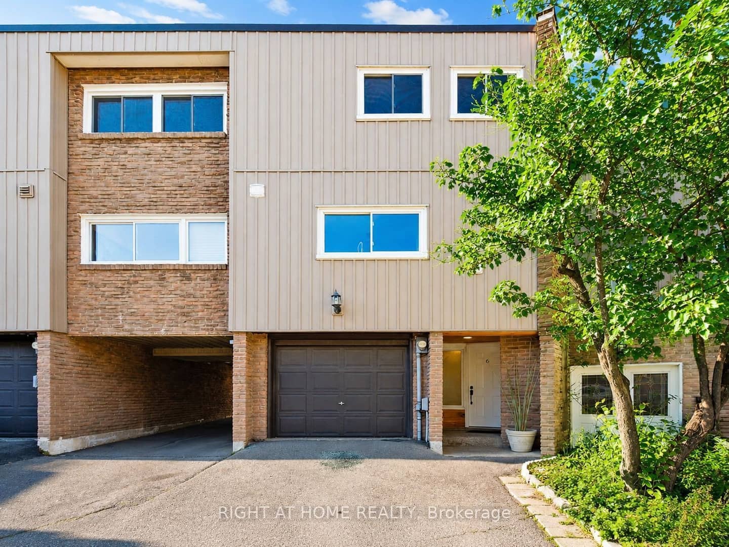 400 Bloor Street 6, Mississauga, ON L5A 3M8