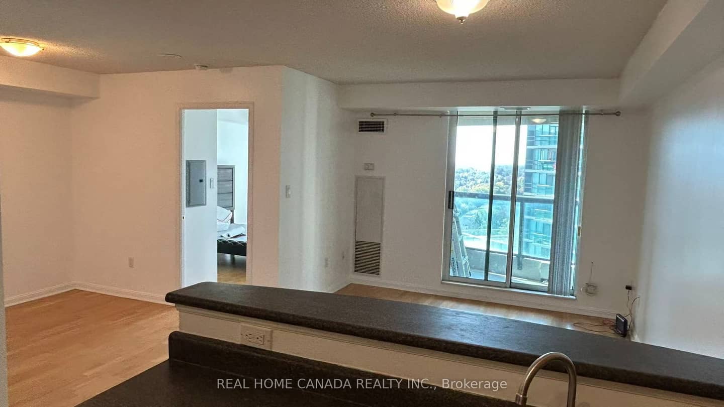23 Lorraine Drive 1810, Toronto, ON M2N 6Z6