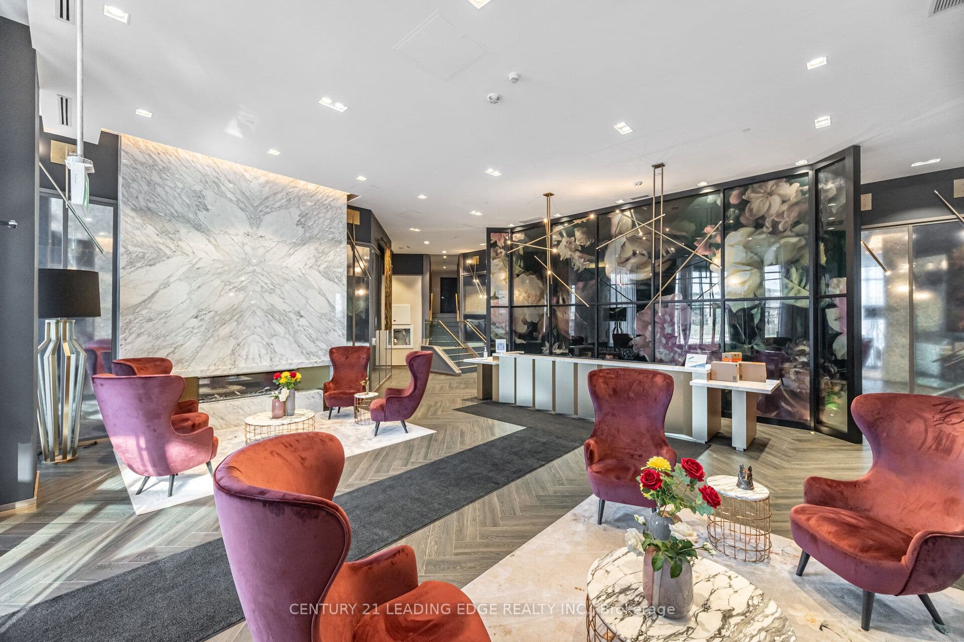 405 Dundas Street W 317, Oakville, ON L6M 5P9