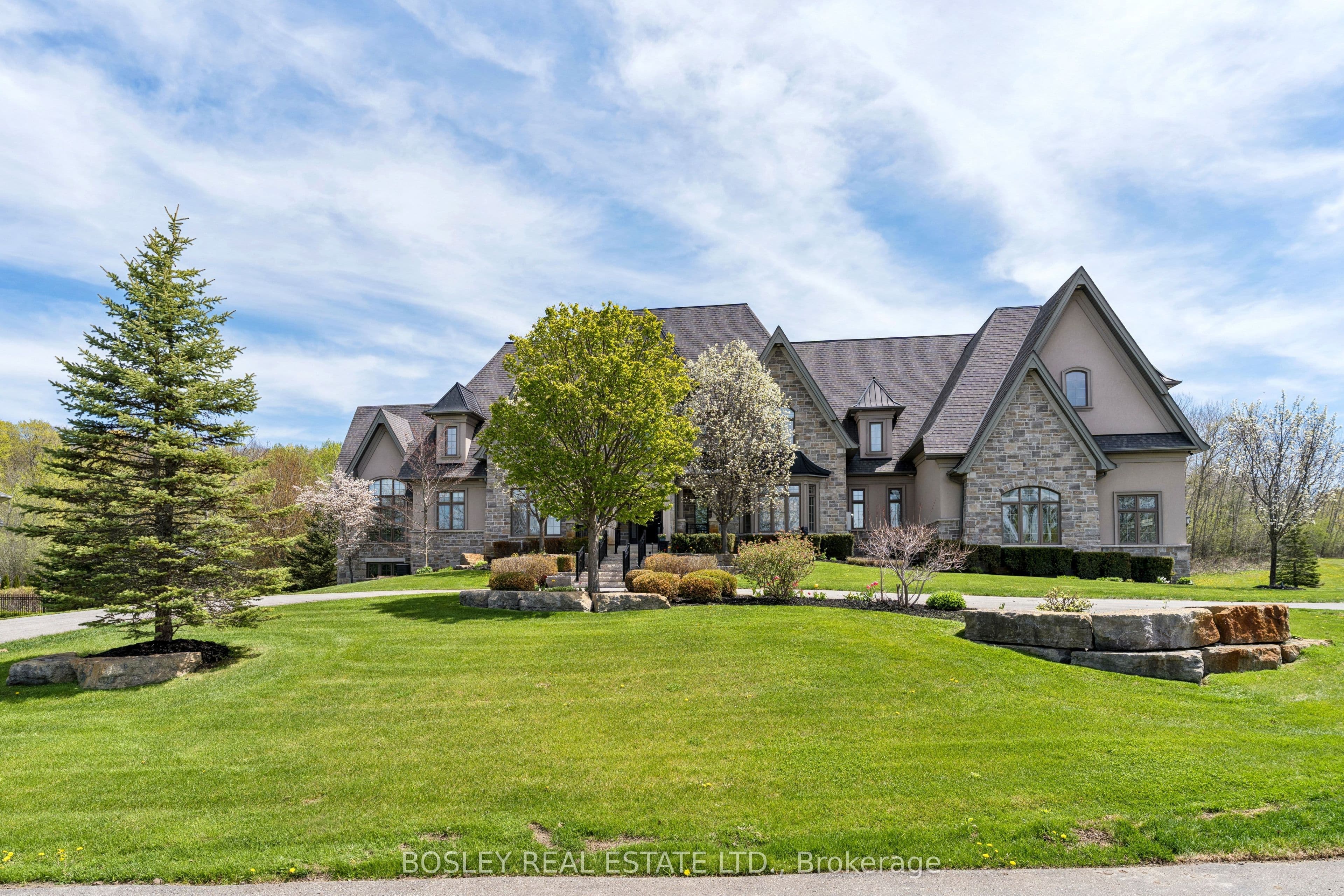 3325 Hollywood Court, Pickering, ON L1X 0A3
