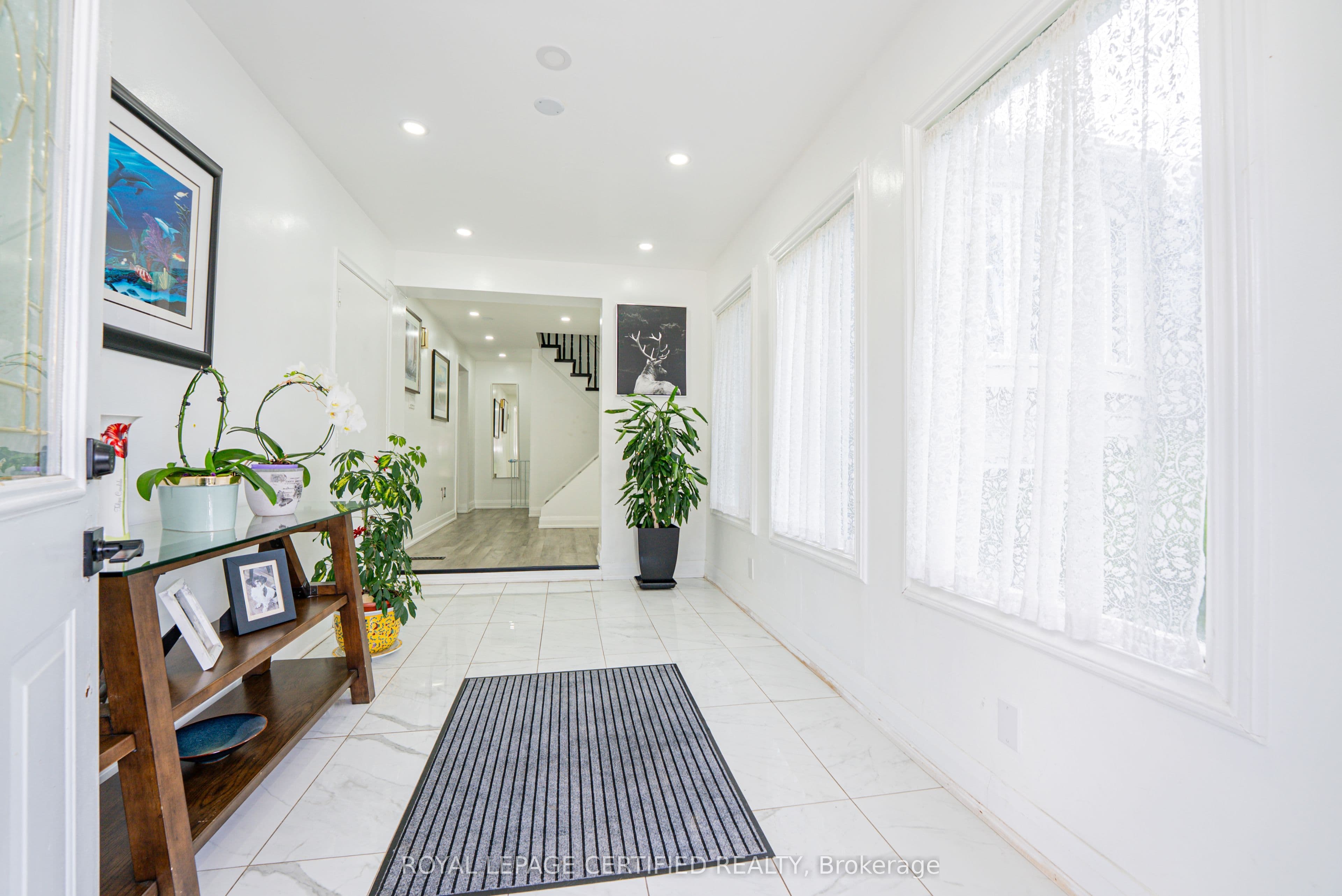 48 Highcastle Road, Toronto, ON M1E 4N1