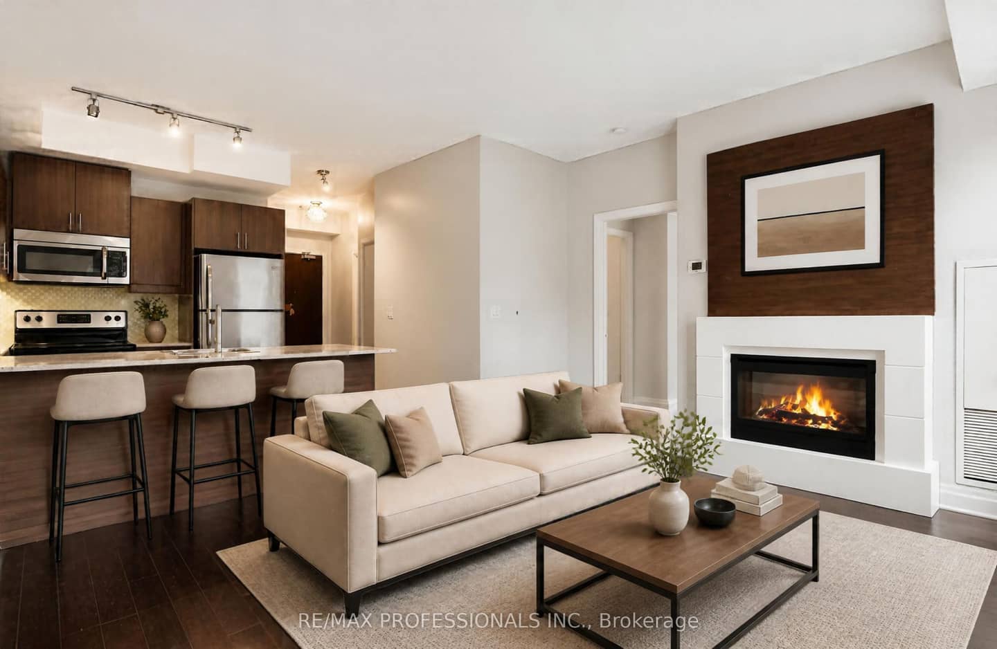 17 Kenaston Gardens 417, Toronto, ON M2K 1G7