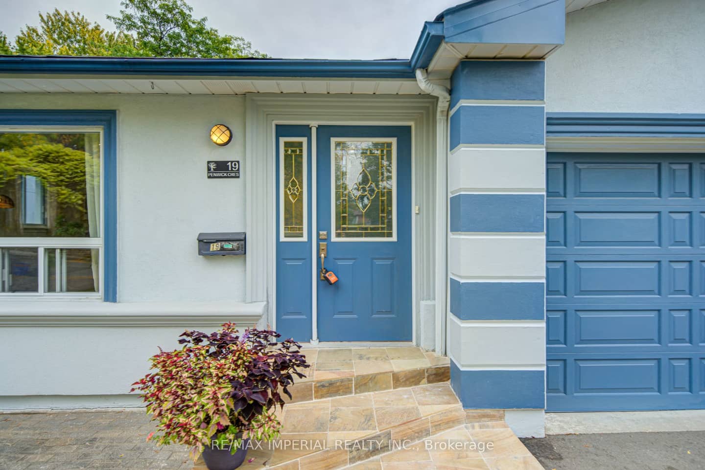 19 Penwick Crescent, Richmond Hill, ON L4C 5B3