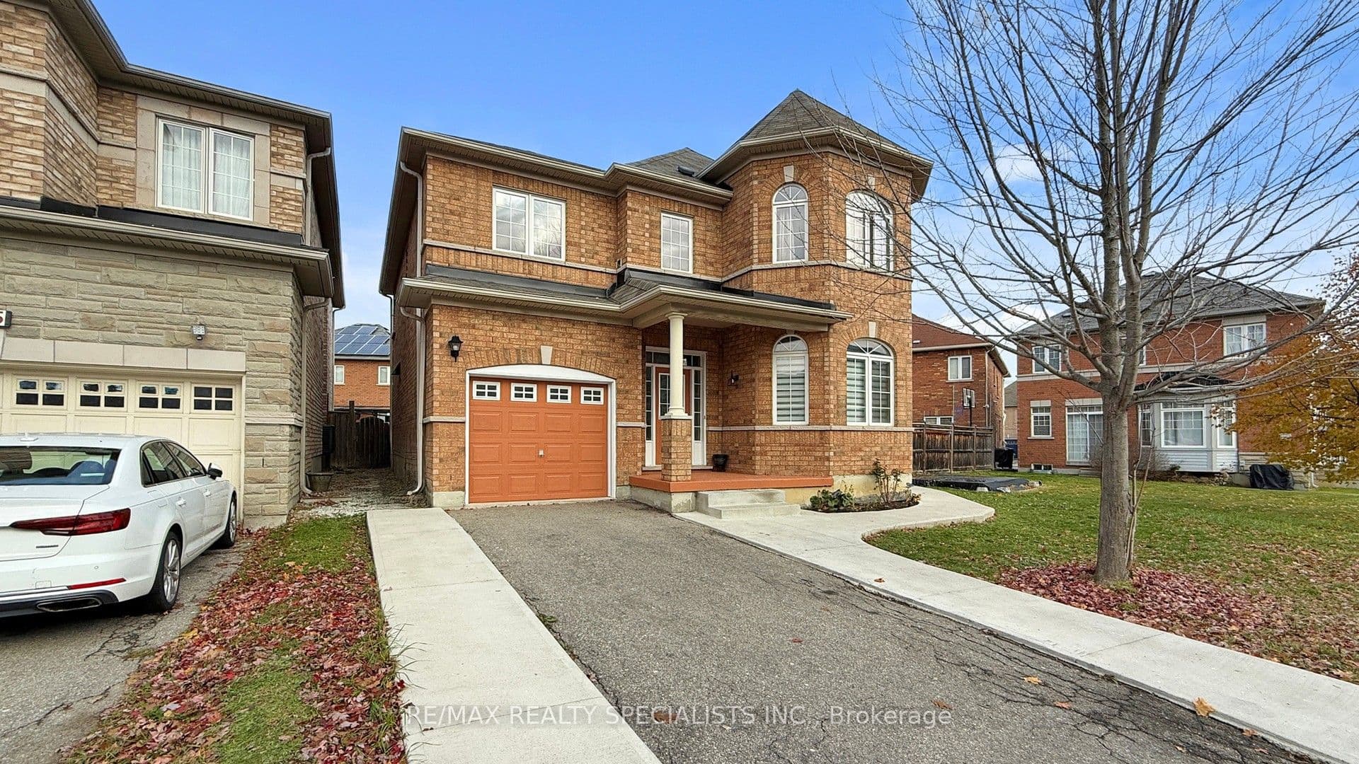 13 Ledgerock Road, Brampton, ON L6P 2L8