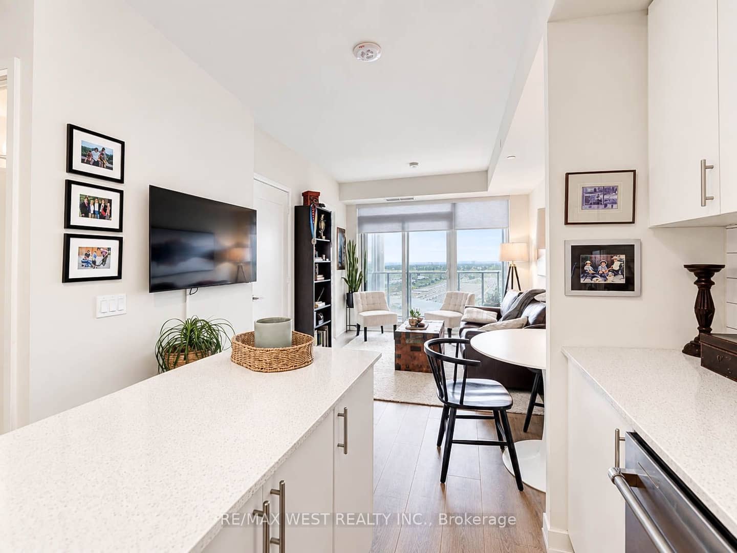 9000 Jane Street 1019, Vaughan, ON L4K 0M6