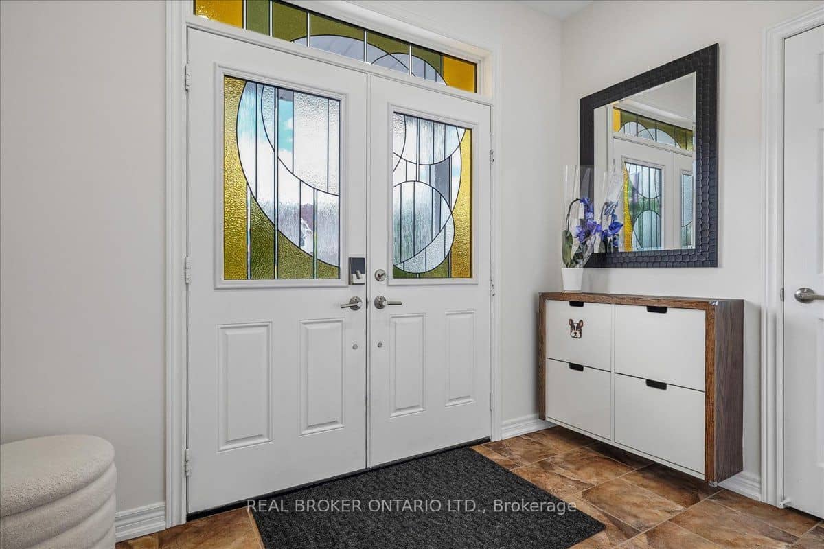 90 Erskine Drive, Clarington, ON L1B 0C8