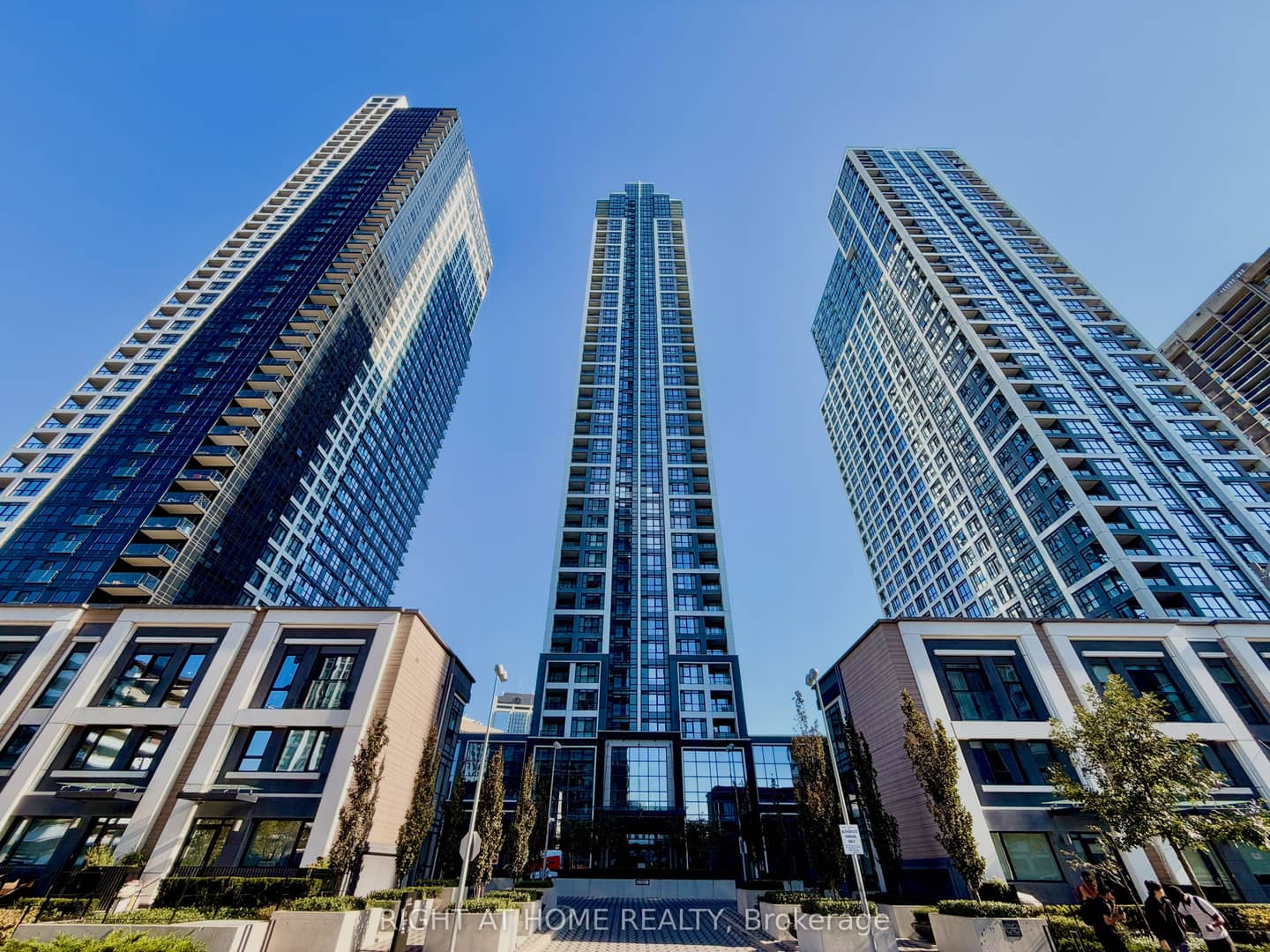 7 Mabelle Avenue 709, Toronto, ON M9A 4X7
