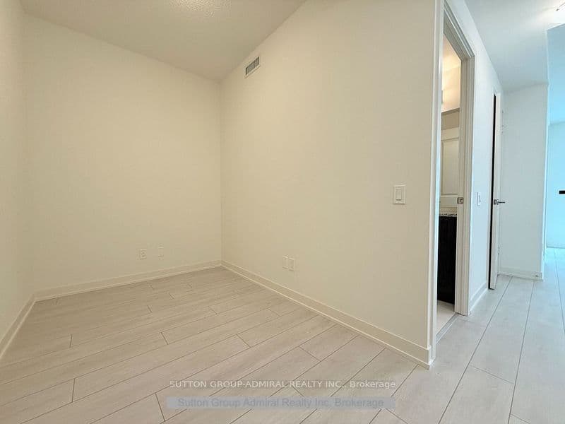 4955 Yonge Street 1703, Toronto, ON M2N 5N6
