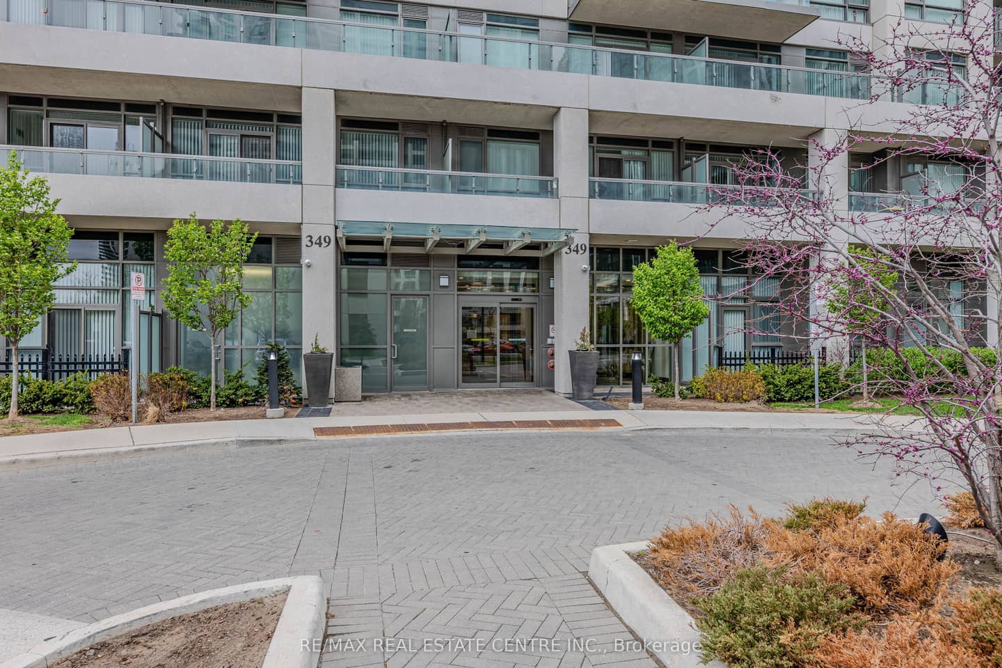 349 Rathburn Road 507, Mississauga, ON L5B 0G9