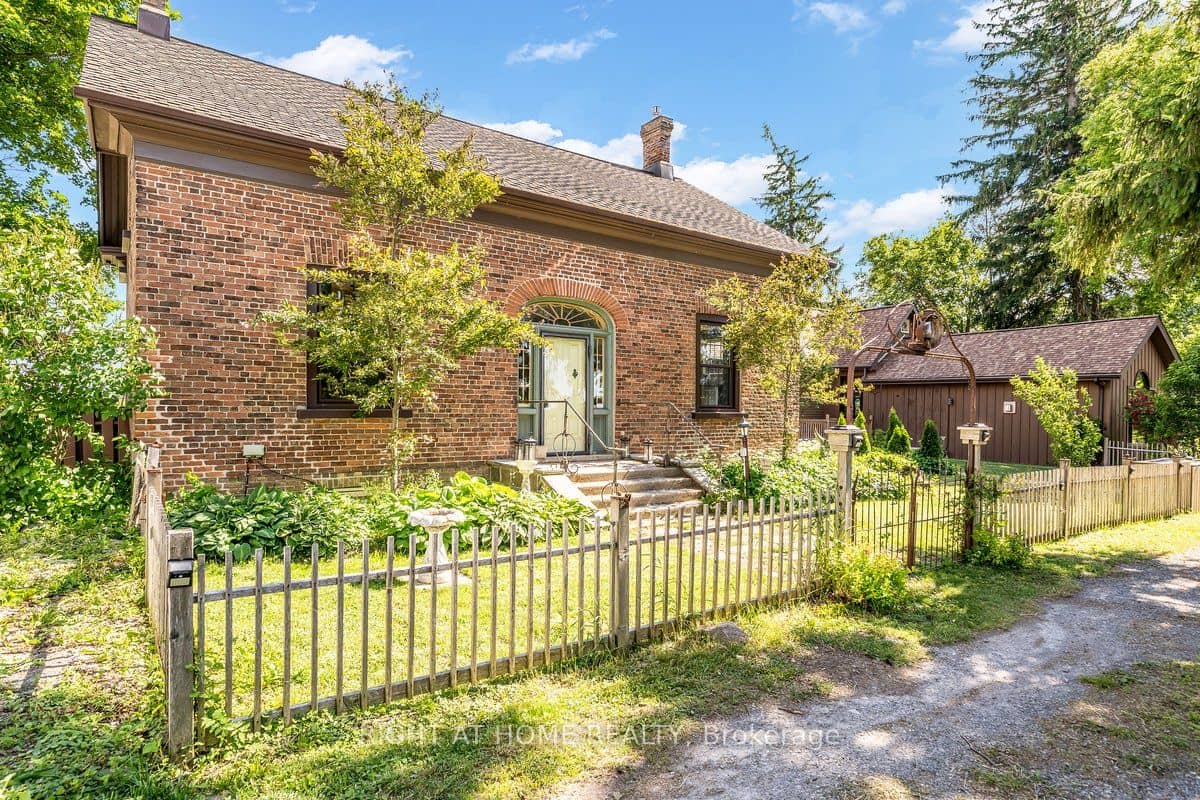 1320 King Street, Scugog, ON L9L 1B5