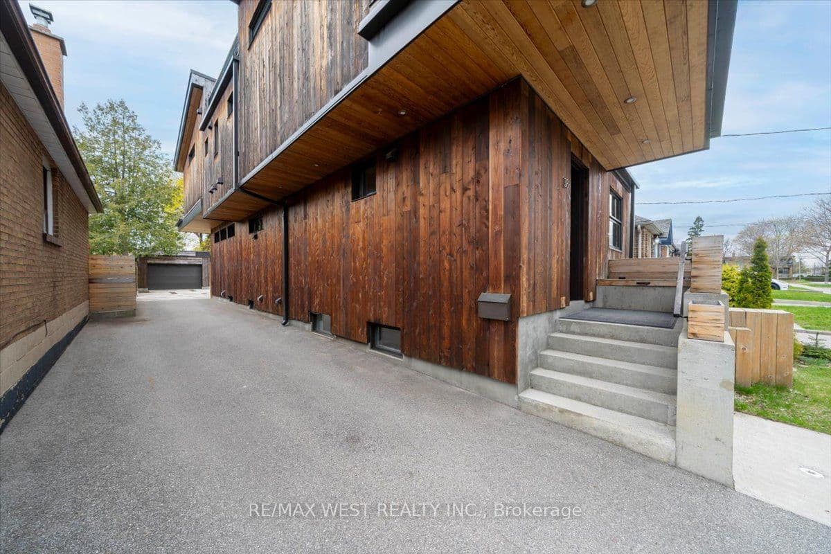 38 Smithfield Drive, Toronto, ON M8Y 3M2