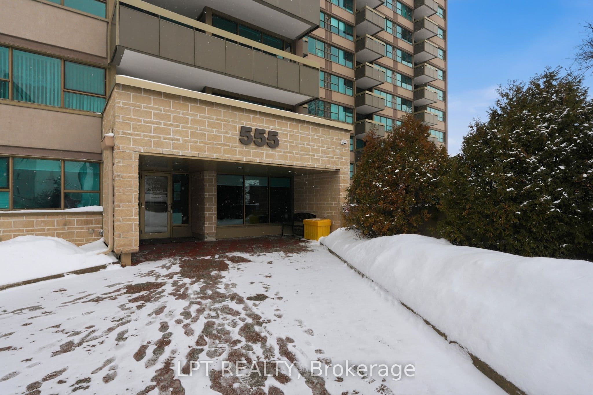 555 Brittany Drive 1112, Manor Park - Cardinal Glen and Area, ON K1K 4C5