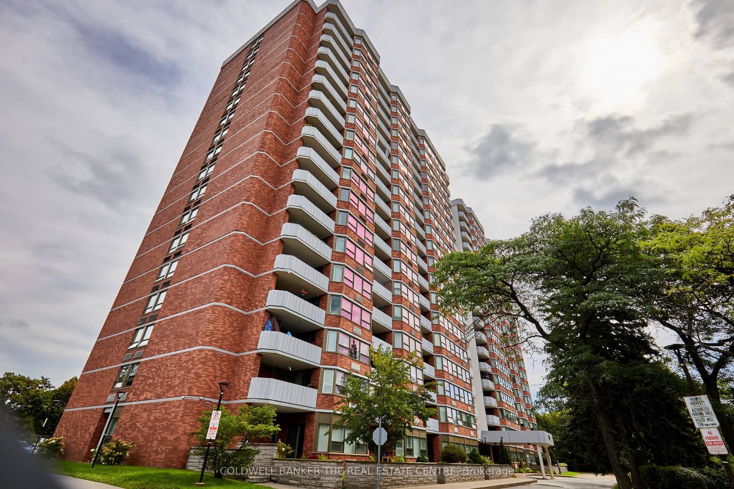 121 Ling Road 202, Toronto, ON M1E 4Y2