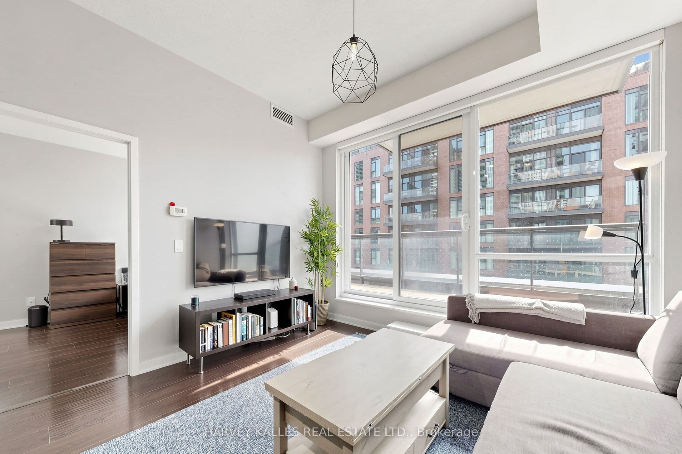 55 Regent Park Boulevard 419, Toronto, ON M5A 0C2